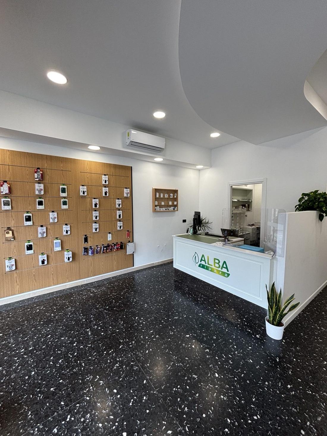 Interno ALBA Ripara negozio